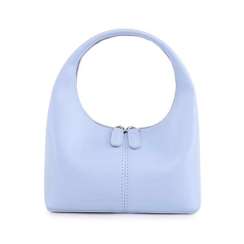 Chic Leather Handbag - Black